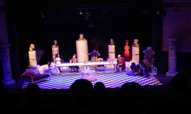 Tarsus Şehir Tiyatrosu Ezop oyunu ile Adanada sanatseverlerle buluştu