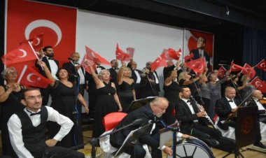 Ayvalıkta Mesut Duran Müzik Derneği Korosundan unutulmaz konser
