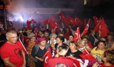 Mezitlide Cumhuriyet coşkusu caddelere sığmadı