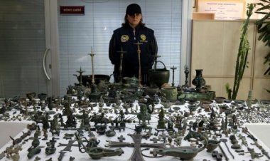 Anadolu'dan kaçırılan 412 tarihi eser Türkiye'ye getirildi