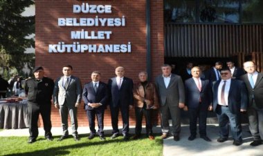 Millet kütüphanesi kapılarını açtı