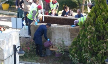 İnşaat kazısında bulunan gizemli lahit açıldı