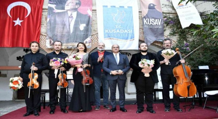 Tarihi Kervansarayda Atatürkün sevdiği şarkılar yankılandı